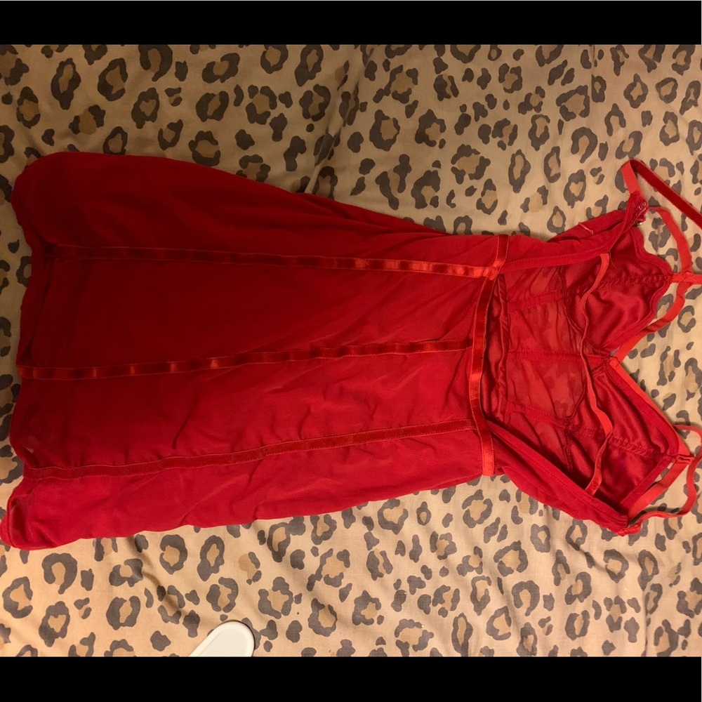 Red Dress - Picture 4 of 5